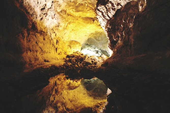 Timanfaya and Cueva De Los Verdes - Cueva De Los Verdes: Exploring Underground Beauty