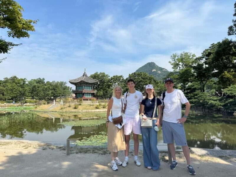 Time Travel in Seoul: Gyeongbokgung, Folk Museum & Bukchon - Exploring Gyeongbokgung Palace: Korea’s Royal Heart