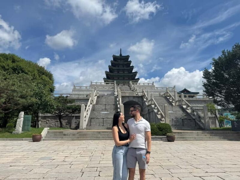 Time Travel in Seoul: Gyeongbokgung, Folk Museum & Bukchon - The Sum Up