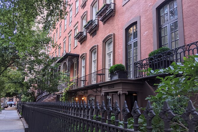 Time Travel Outdoor Escape Game: New York Flatiron District - Tips for a Successful Time Travel Experience