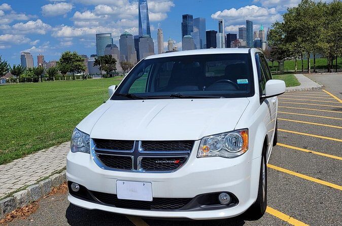 Times Square NYC to Newark International Airport Transfer Service - The Sum Up