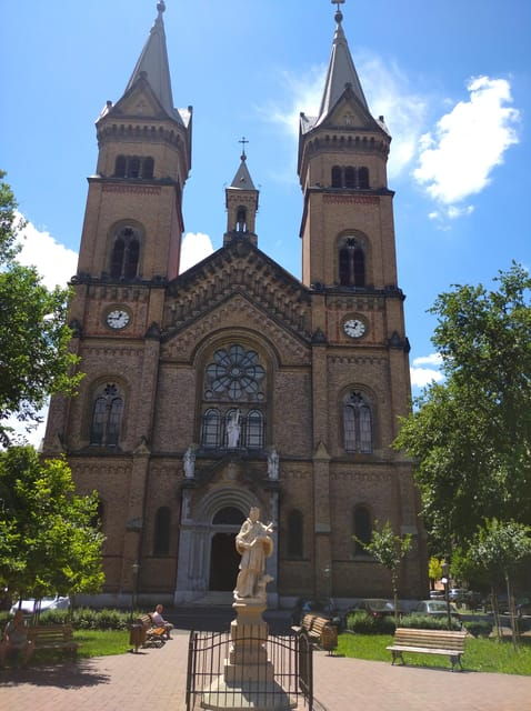 Timisoara: Dream Tour in Fabric Neighborhood - Architectural Highlights