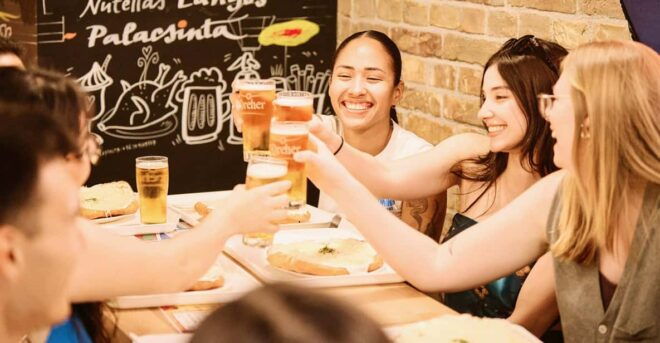 Tipsy Guided Food Tour With Drinks Included in Budapest - Customer Reviews