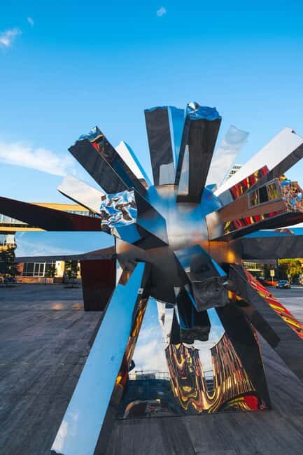 Tirana: City Tour with Photographer (book a day in advance!) - Tirana: City Tour with Photographer (book a day in advance!)