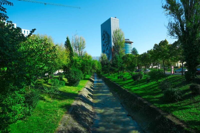 Tirana: City Tour with Photographer (book a day in advance!) - Why This Tour Works Well