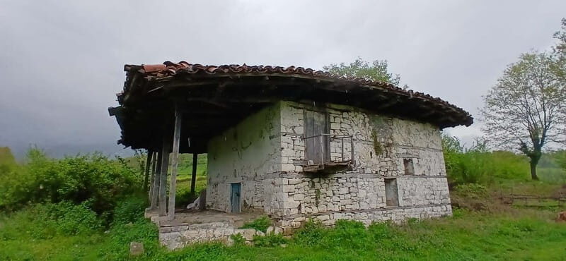 Tirana: Petrela Castle and Bovilla Lake - Lunch Break and Transition to Nature