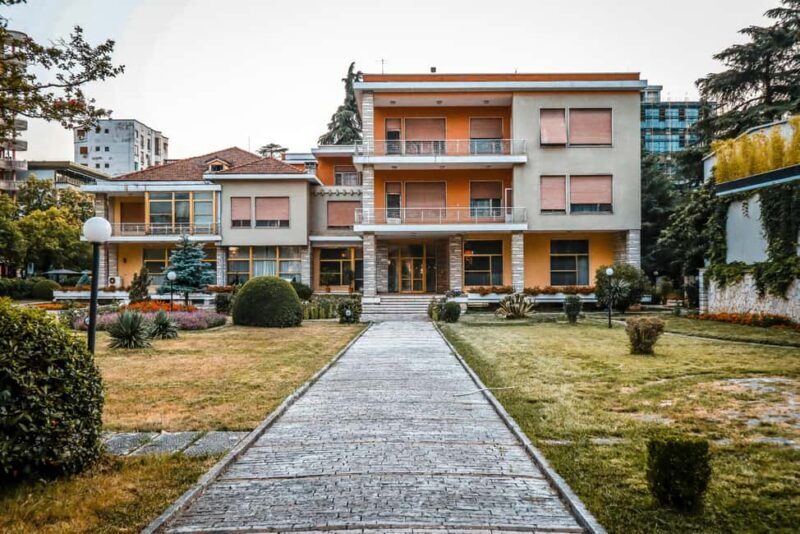 Tirana Walking Tour; Guided Small Group - Postbllok and Blloku Neighborhood