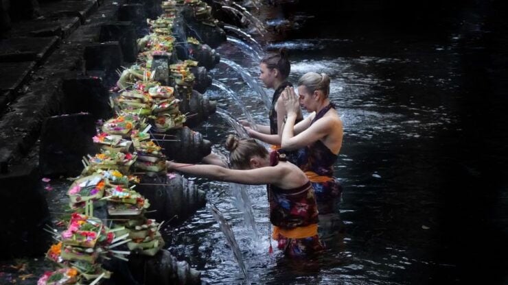 Tirta Empul: Temple Tour With Optional Spiritual Cleansing - Experiencing Tirta Empuls Spiritual Rituals