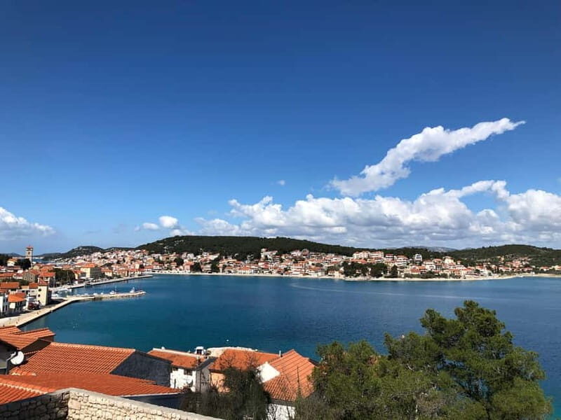 Tisno: Tour of the town with churches and palaces - An Overview of What the Tour Offers