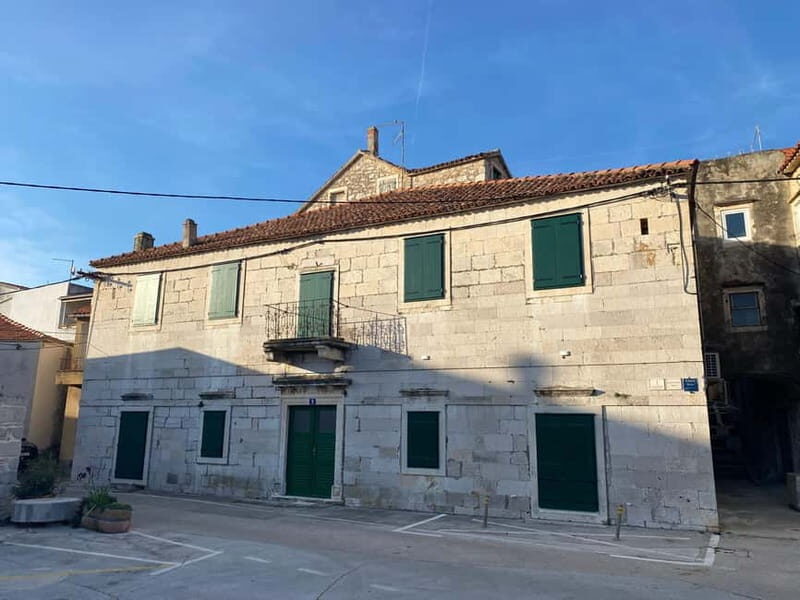 Tisno: Tour of the town with churches and palaces - What to Expect on the Tour