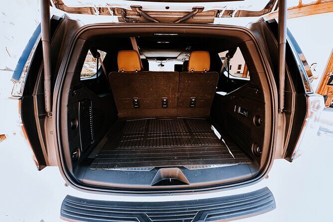 Todos Santos Airport Transfer from Los Cabos Airport- One-Way Suburban 5 pax - Who Should Consider This Transfer?