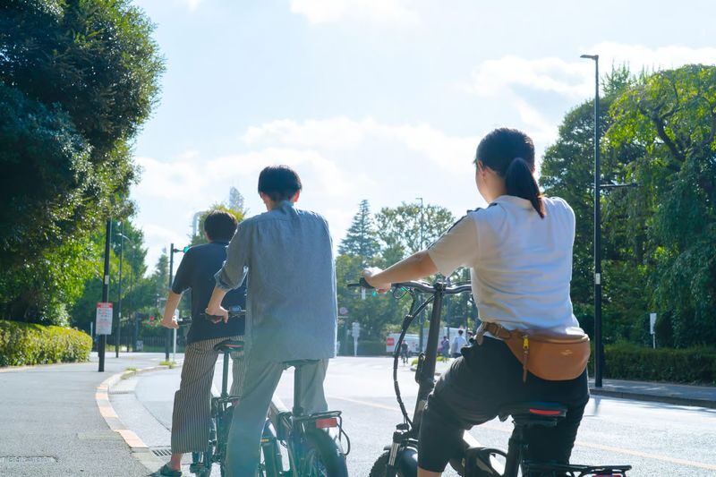 Tokyo 3-Hour Electric-Assist Bicycle Tour | Cruise Shibuya, Shinjuku, Imperial Palace | Private Exclusive Group - A three-hour ride for getting your bearings