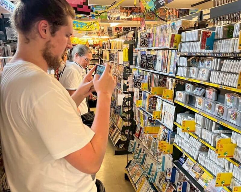 Tokyo: Akihabara Anime, Manga, Games Walk (Arcades,Gachapon) - Capsule Toy Wall & Souvenir Shopping