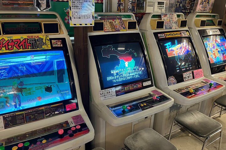 Tokyo: Akihabara Nostalgic Anime and Retro Gaming Tour - Three shops, three chances to browse