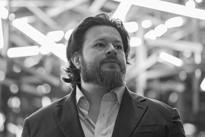 Tokyo Artistic Portrait Tour - Weather Dependence