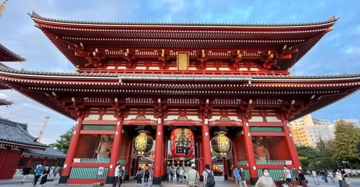 Tokyo: Asakusa Waiking Tour With University Students - Cultural Experience