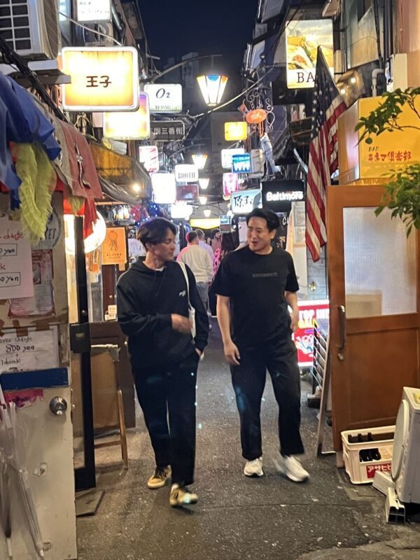 Tokyo Bar Hopping in Shinjuku: Free-flow, Full Dinner, Golden Gai - Finish in Golden Gai’s tiny-bar streets