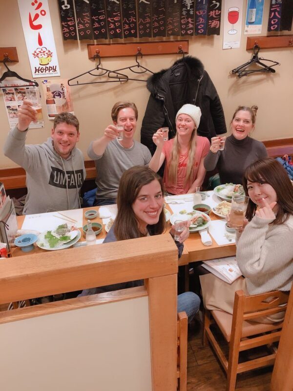 Tokyo Bar Hopping in Shinjuku: Free-flow, Full Dinner, Golden Gai - Meeting in Shinjuku and planning the night