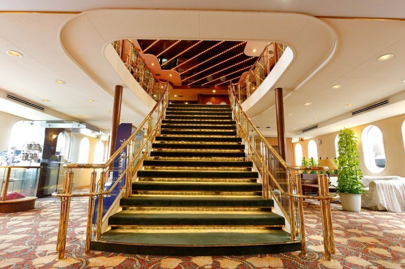 Tokyo Bay Lunch Cruise (the Symphony) - What the price buys you