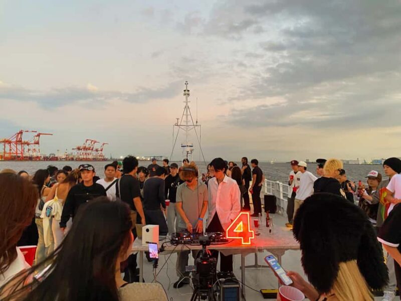Tokyo: Boat Party with Live DJ Sets and Drinks - An In-Depth Look at the Experience  