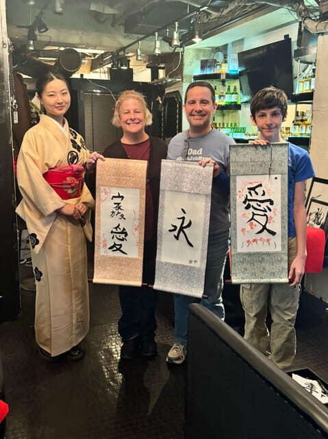 Tokyo: Calligraphy on Kanji Fan & Scroll with Drink - What Is This Experience About?