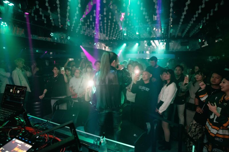 Tokyo: CROSS ROPPONGI Nightclub Admission Ticket (For Foreign) - From admission to dance floor