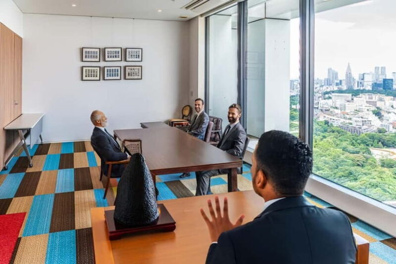 Tokyo: Discover Japanese Politics Over a coffee - An Inside Look at the Experience