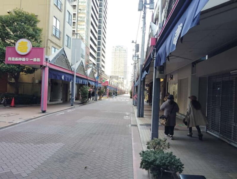 Tokyo Discoveries: Ginza, Tsukiji & Tsukishima Food& Culture - From Opulence to the Hustle of Tsukiji Fish Market