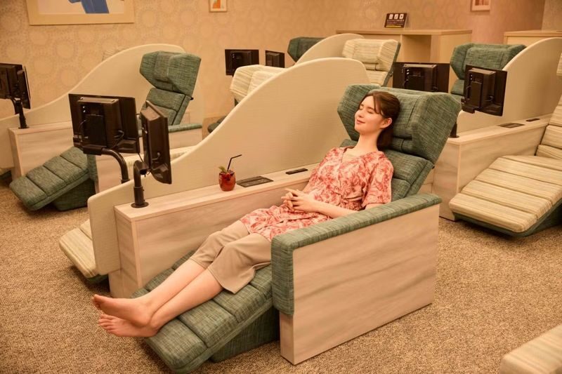 Tokyo Dome Natural Hot Spring Spa LaQua - Timing, crowds and the real cost