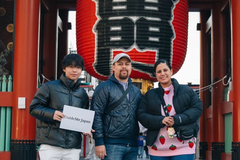 Tokyo Early Morning Tour Asakusa Meiji Shrine and Tsukiji Market - Sensoji and Nakamise before the crowds