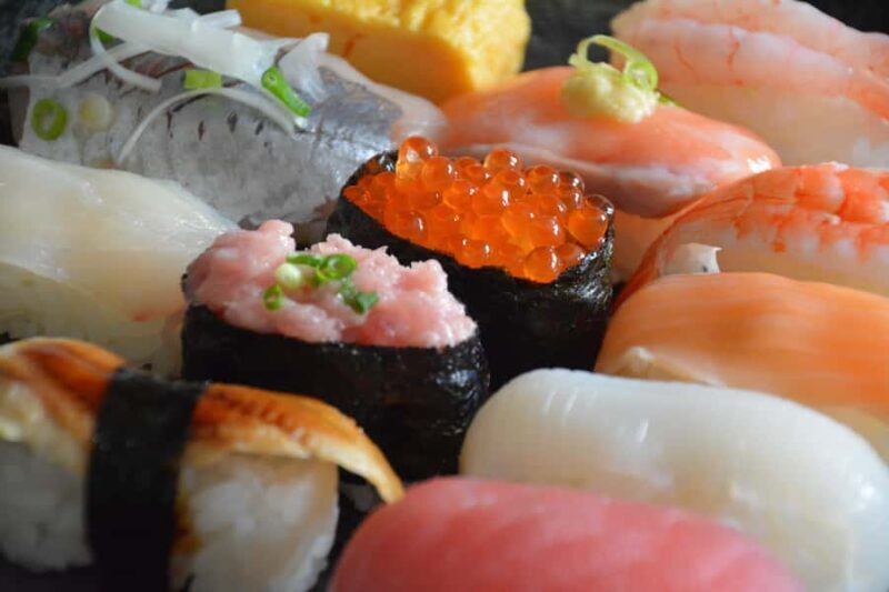 Tokyo: Feng Shui, Red Torii & Neon Private Tour - Exploring Tokyo’s Spiritual Roots: The Demon Gate and Hie Shrine