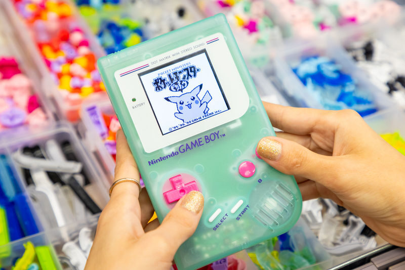 Tokyo: Game Boy Mod Workshop in Akihabara (Original/Advance) - Two hours in a room full of Game Boy parts