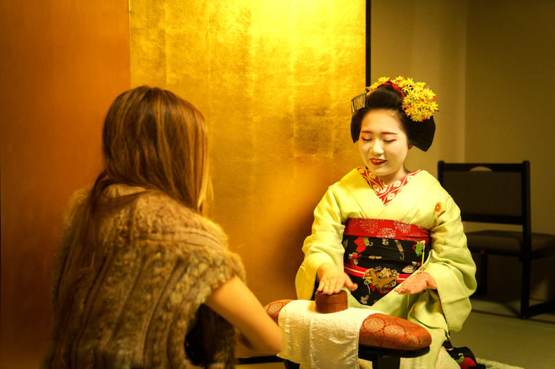 Tokyo Geisha Meet & Performance Small Group Tour - What the price gets you