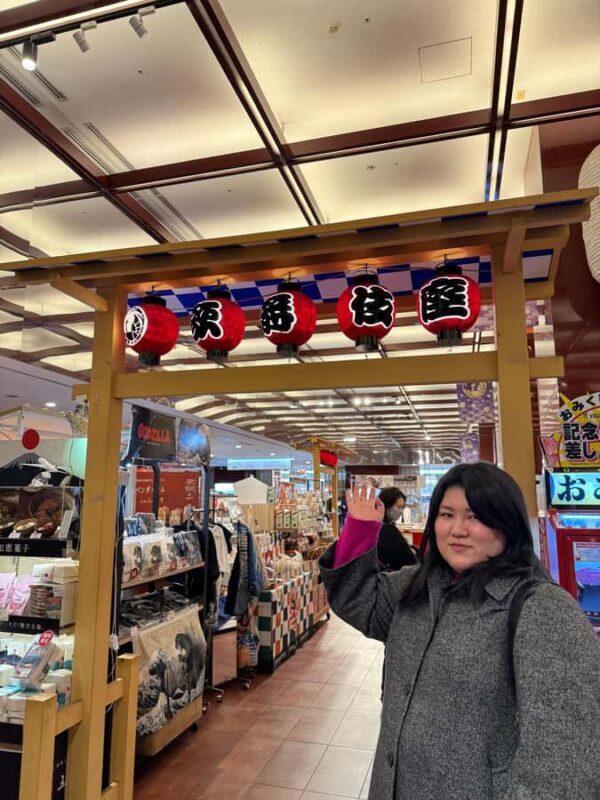 Tokyo: Guided Walking Tour of Theatres and Musicals - Practical Details and Tips