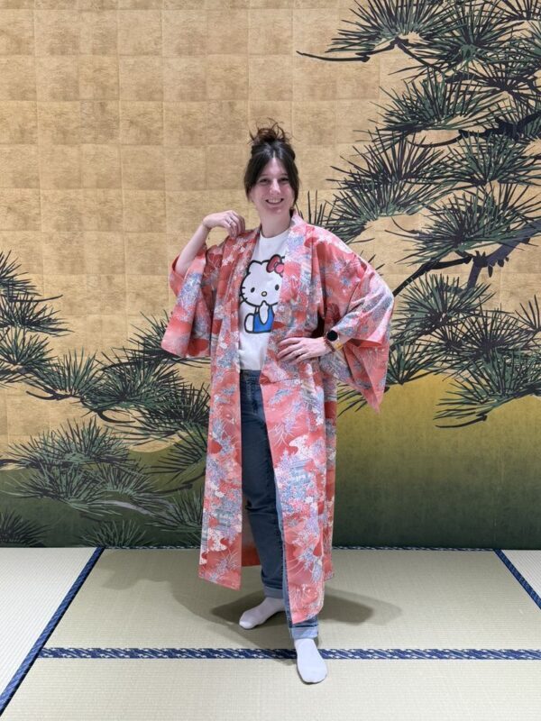 Tokyo: Haneda Airport Kimono Experience - What happens during the 45-minute visit