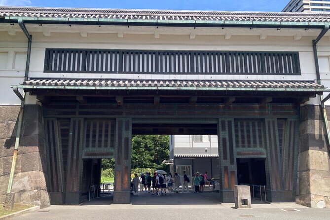 Tokyo Imperial Palace Historical Walk and Food Tasting Tour - The Value of the Experience