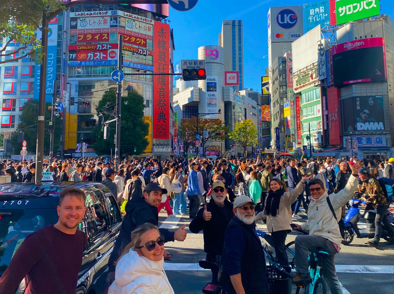 Tokyo Imperial Palace & Shibuya Bike Tour with Guide - What the stops add to the ride