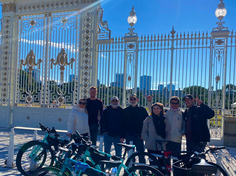 Tokyo Imperial Palace & Shibuya Bike Tour with Guide - The guide can make the difference