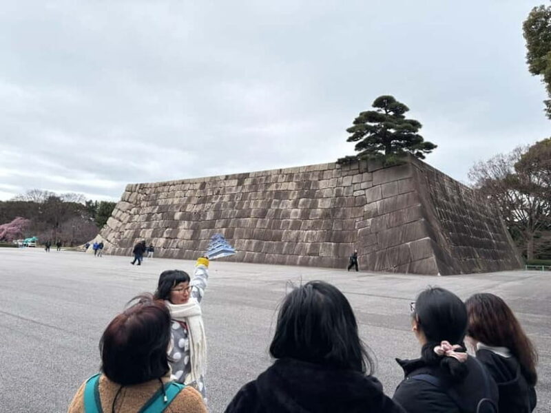 Tokyo: Imperial Palace with Nostalgic Alley Kagurazaka tour - FAQs