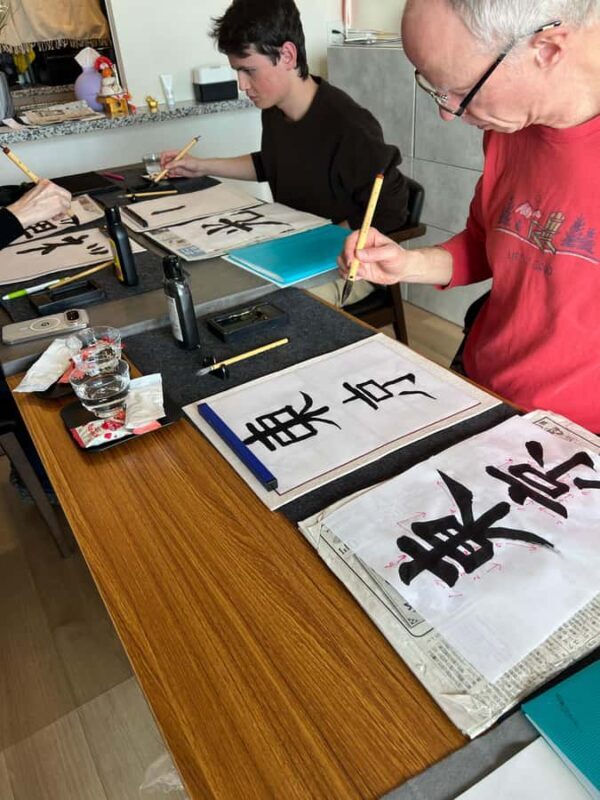 Tokyo: Japanese Calligraphy on Scroll/Fan with drink&sweets - What Makes This Experience Special?