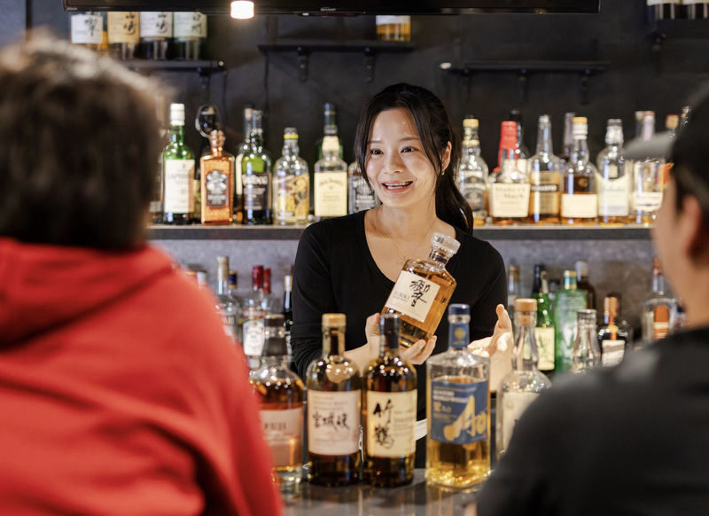 Tokyo: Japanese Whisky Tasting Experience: 10 Whiskies & 5 Snacks - At a glance