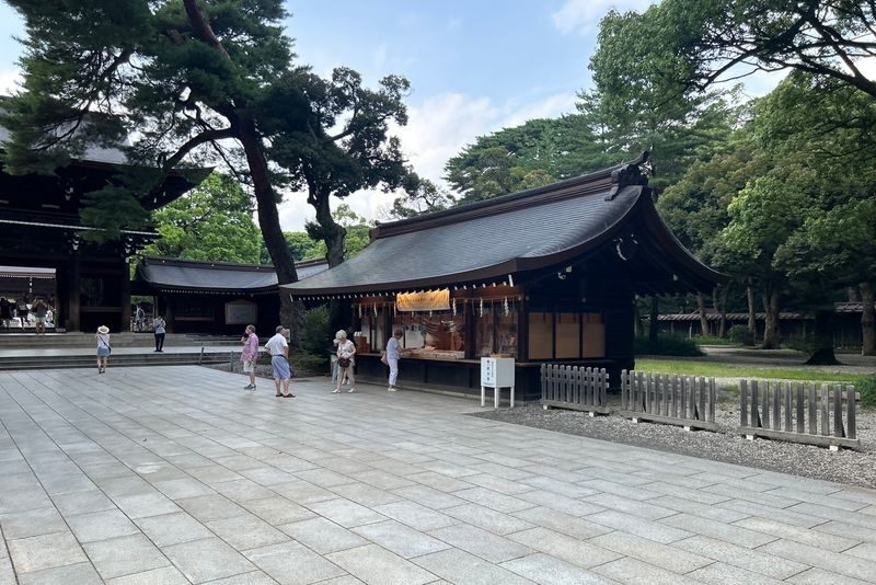 Tokyo Meiji Shrine Cultural Guided Walking Tour - Who will get the most from this walk?