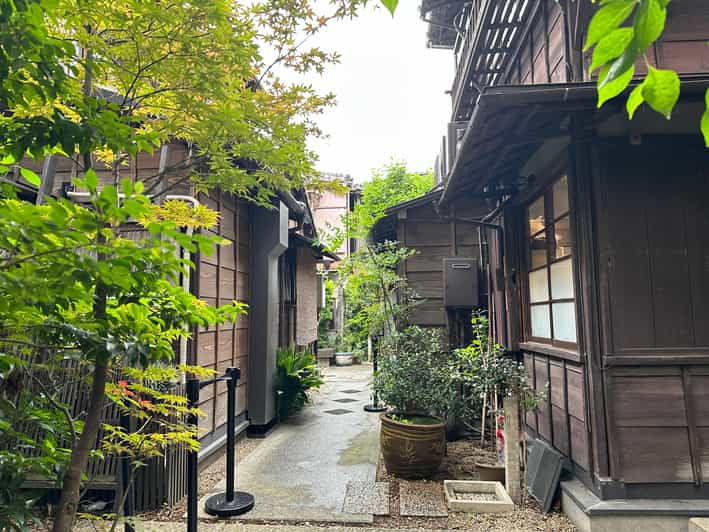 Tokyo Old Traditional Town~Yanaka , Nezu & Ueno Sakuragi - Pricing and Reservations