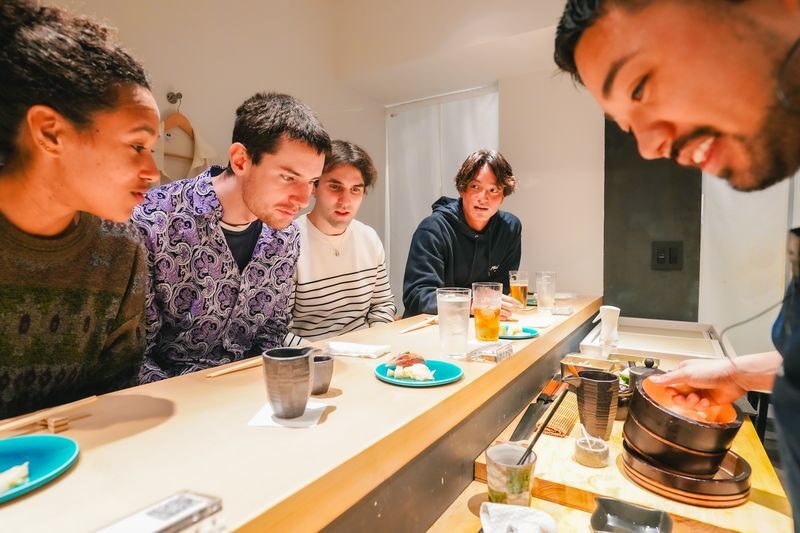 Tokyo Omakase Sushi & A5 Wagyu Premium Foodie Tour in Shinjuku - A three-hour dinner with Shinjuku between courses