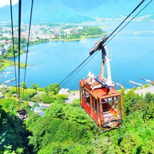 Tokyo: Oshino Hakkai, Cable Car, Matcha Experience Day Trip - Visiting Oshino Hakkai