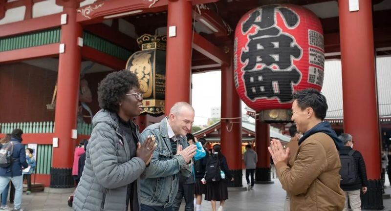 Tokyo Private & Personalized City Highlights and Hidden Gems Tour - Meeting in Shibuya and preparing for the walk
