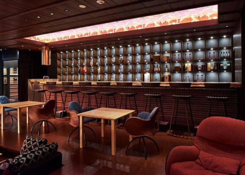 Tokyo: Private Tour and Traditional Performance with Dinner - Practical Details and Logistics