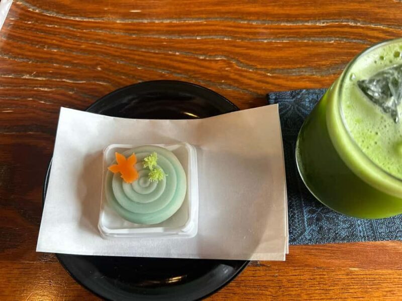 TOKYO: Professional Gardener Guides Gardens by E-bike -LIGHT - The Value of This Tour