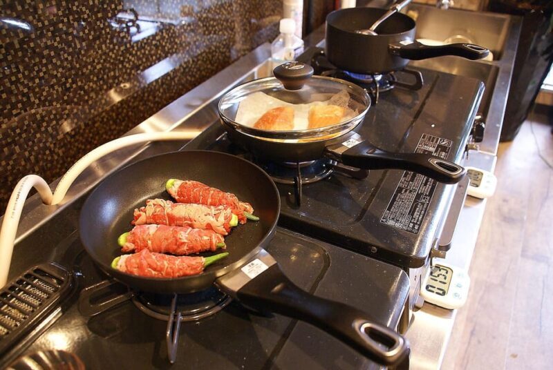 Tokyo : Seasonable Japanese Home Cooking - The Practical Details