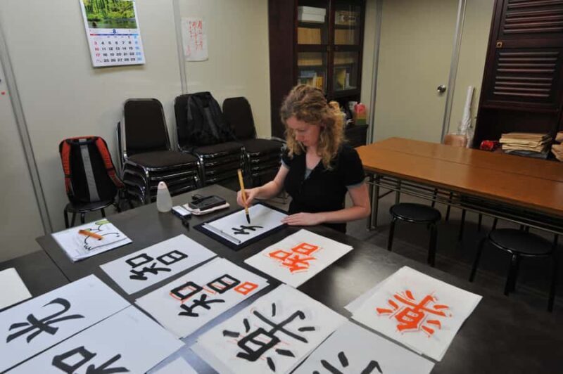 Tokyo: Shared Calligraphy Experience Create a Fan Together - Why This Experience Works for Different Travelers